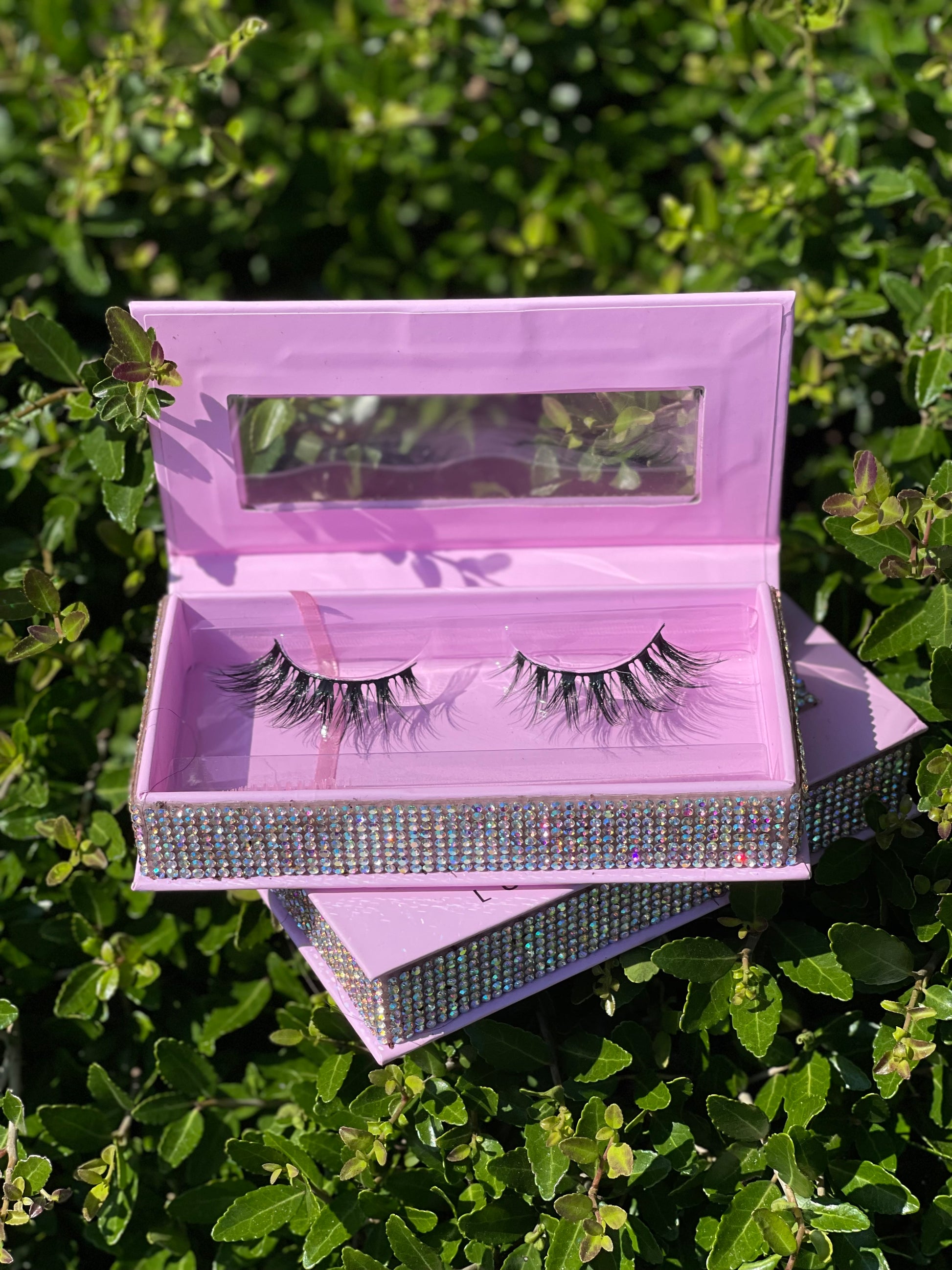 Luxury mink lash extensions - soft and reusable false eyelashes by Luvvluxuries.